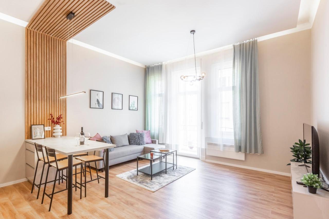Exclusive Dohany Apartment With Balcony Next To The New York Cafe Budapest Bagian luar foto